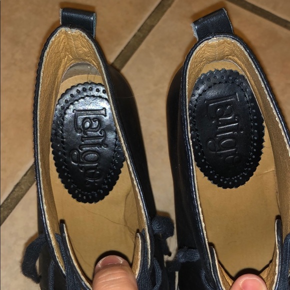 Shoes - Picture 4 of 4